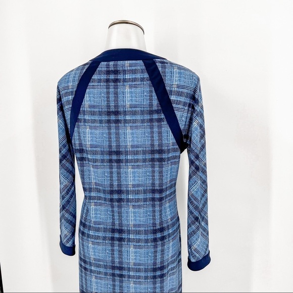 BCBG "Mayla" V-Neck Long Sleeve Jersey Dress - Picture 5 of 7